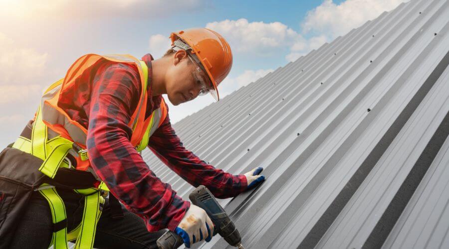 Professional gutter cleaning in Ashburn, MO